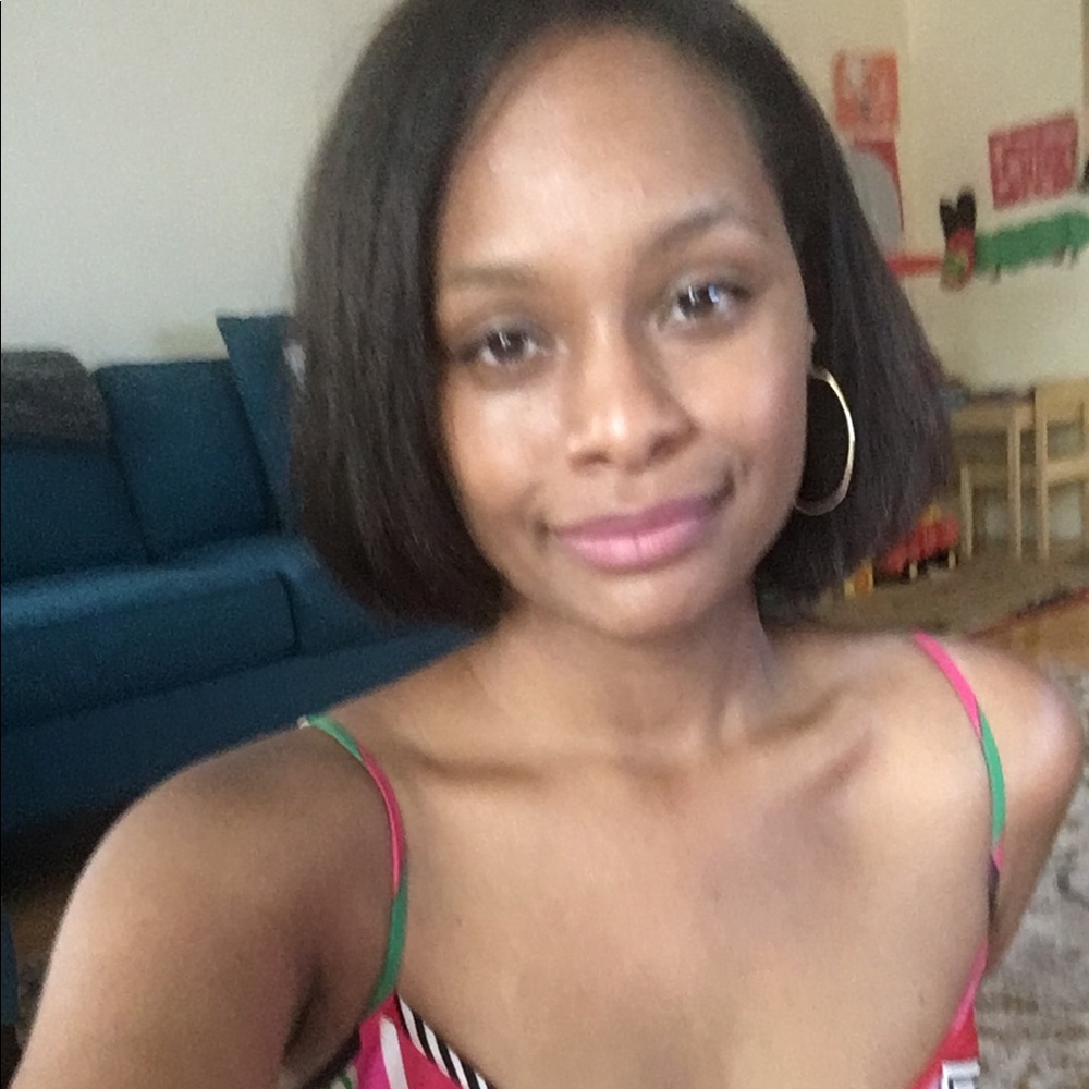 Meet your Posher, Malaika